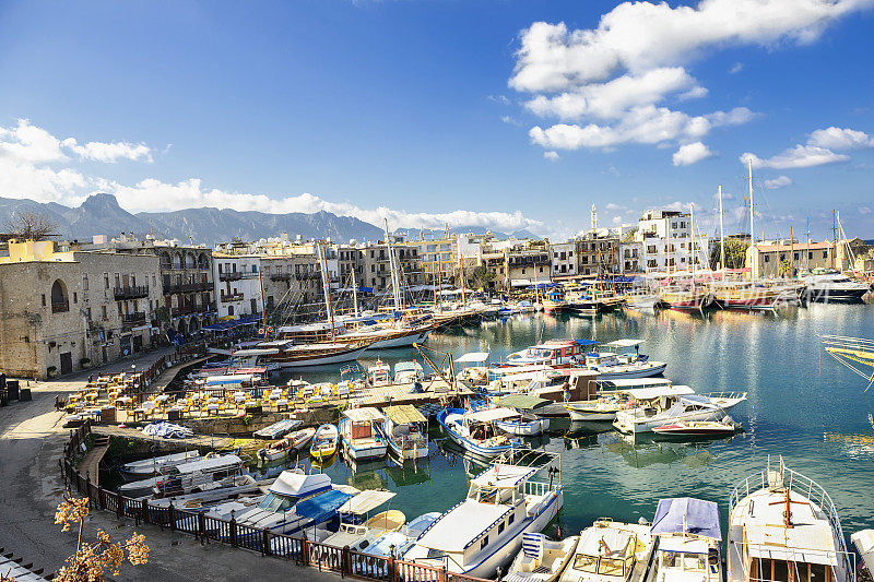 北塞浦路斯土耳其共和国Kyrenia (Girne)的旧港口。